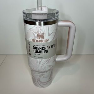 Stanley ROSE QUARTZ SWIRL 30oz. Quencher H2.0
Flowstate - NWT!
